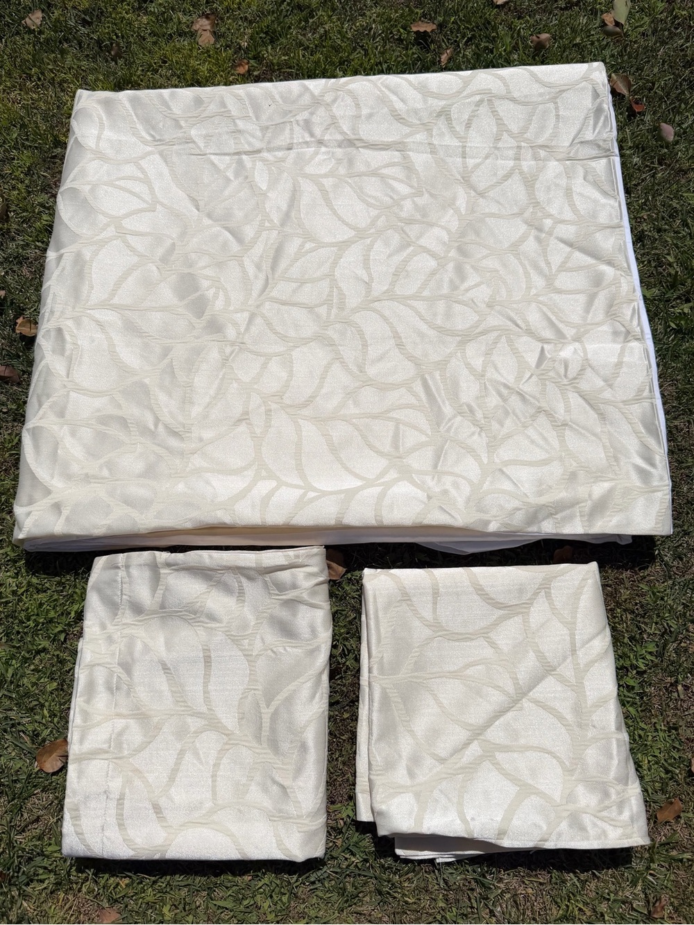 Wildcat Territory Florent Shimmer Leaf Oyster 3-Piece Duvet Set King Size NWOT
